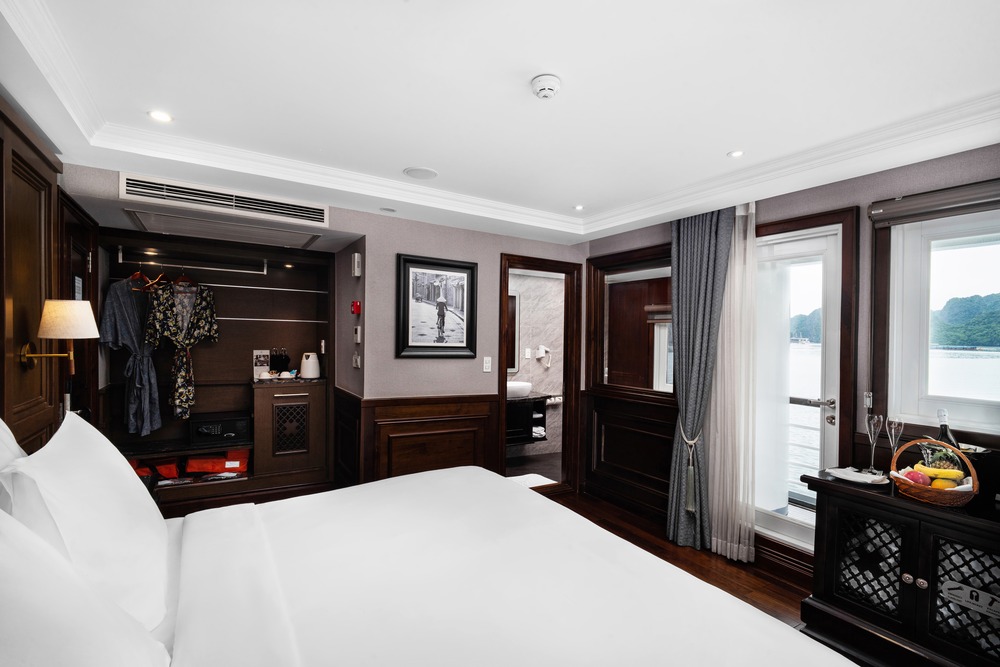 Ambassador Balcony Suite